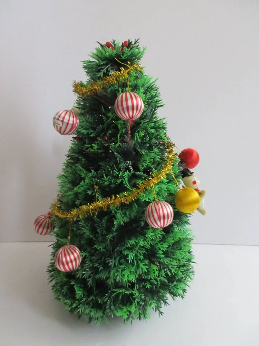 Table Top Plastic Christmas Tree Poinsettia, Garland, Satin Balls, Vintage READ*